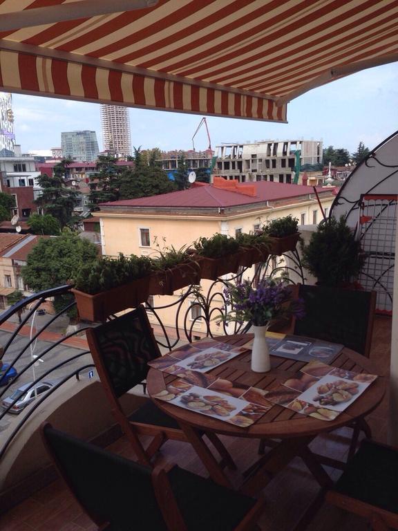Apartment With Summer Terrace Batoumi Chambre photo