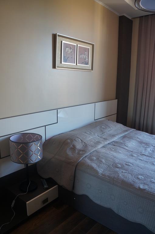 Apartment With Summer Terrace Batoumi Chambre photo