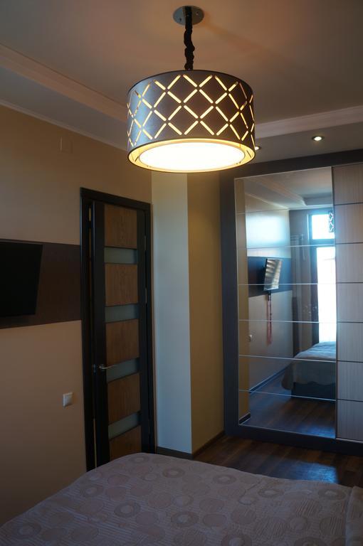 Apartment With Summer Terrace Batoumi Chambre photo