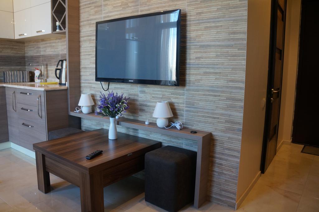 Apartment With Summer Terrace Batoumi Chambre photo