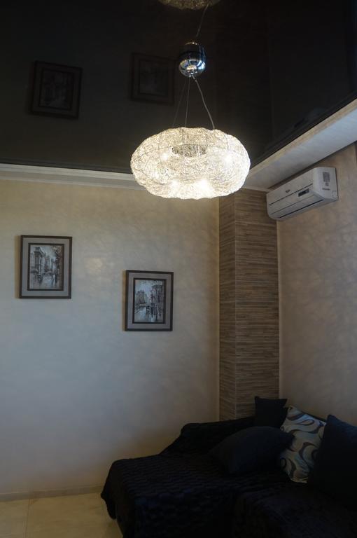 Apartment With Summer Terrace Batoumi Chambre photo