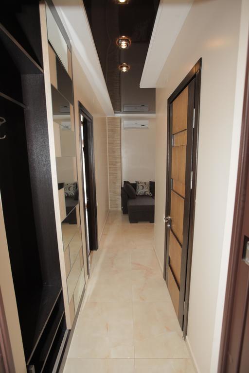 Apartment With Summer Terrace Batoumi Chambre photo