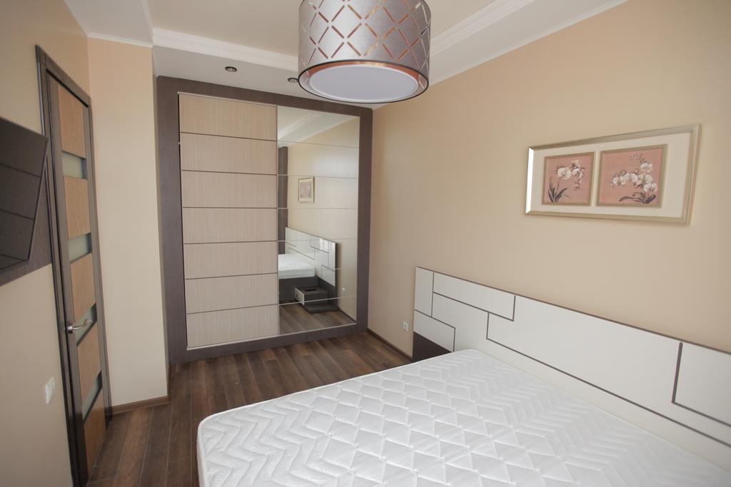 Apartment With Summer Terrace Batoumi Chambre photo